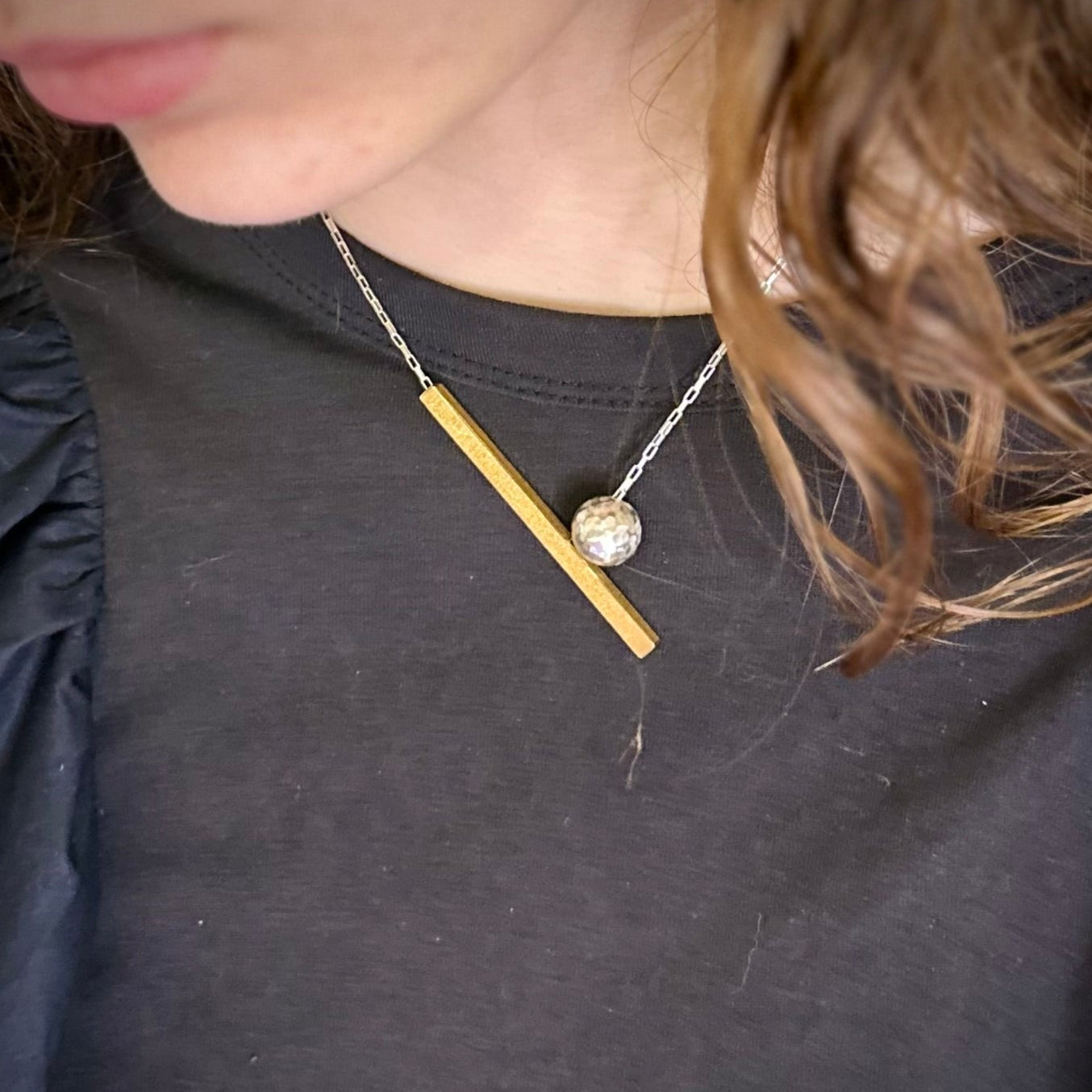 Sticks and stones Necklace with ball and stick in gold and silver