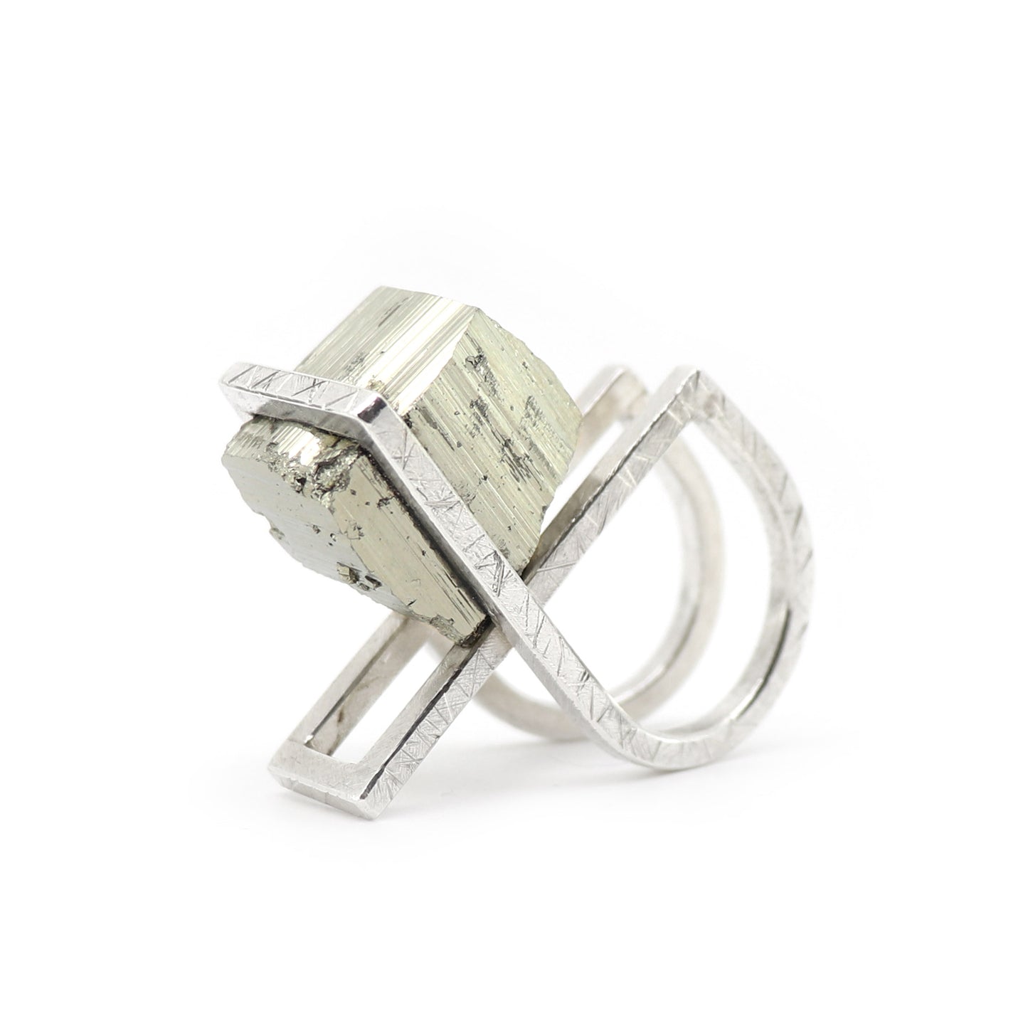 XL Chariot Statement Ring | silver & pyrite