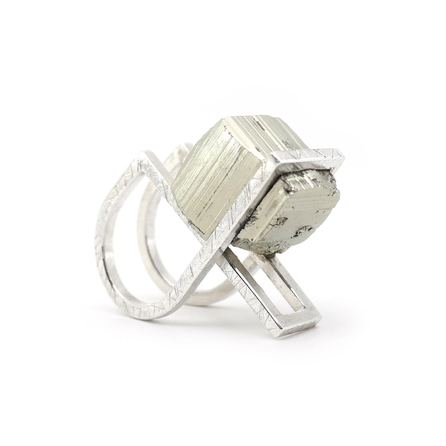 XL Chariot Statement Ring | silver & pyrite