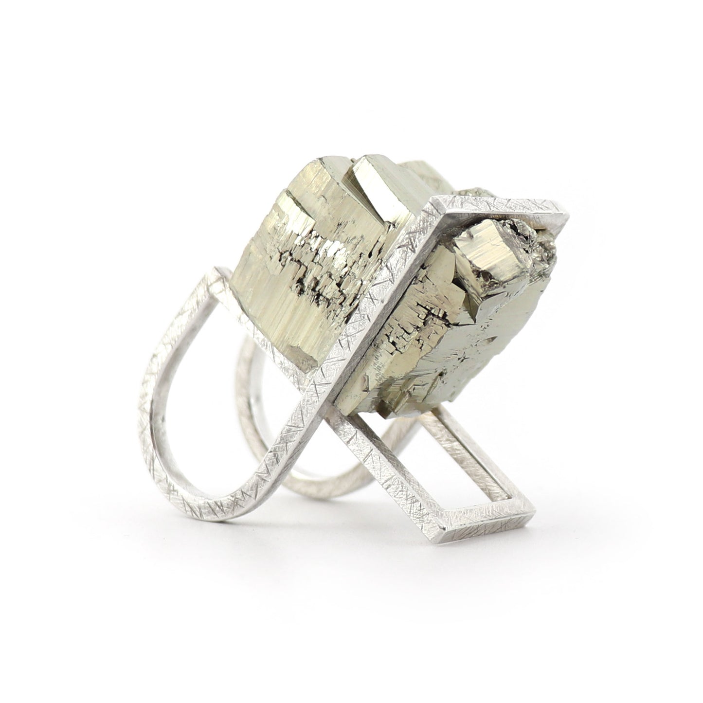 XXL Chariot Statement Cocktail Ring | silver & pyrite
