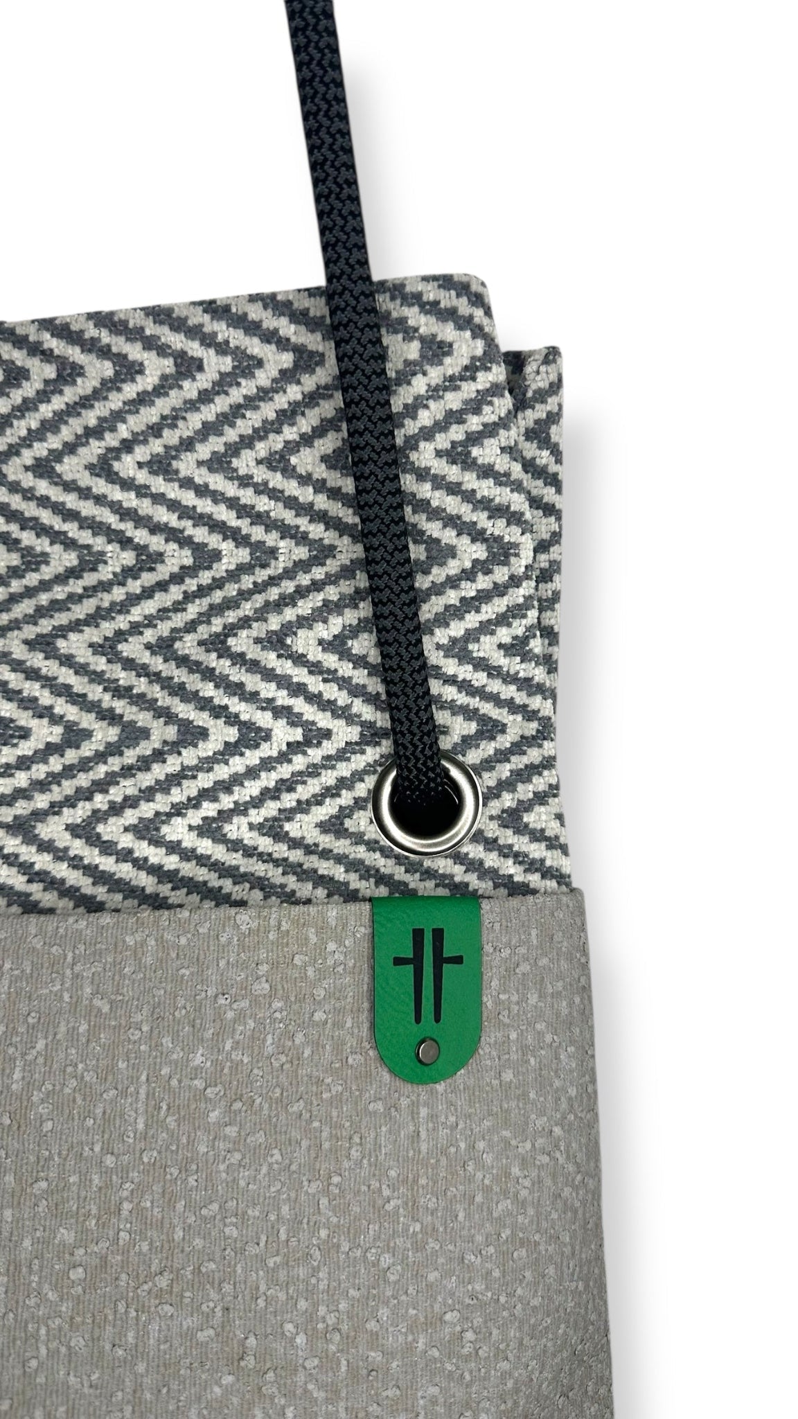zigzag textile with textured pocket