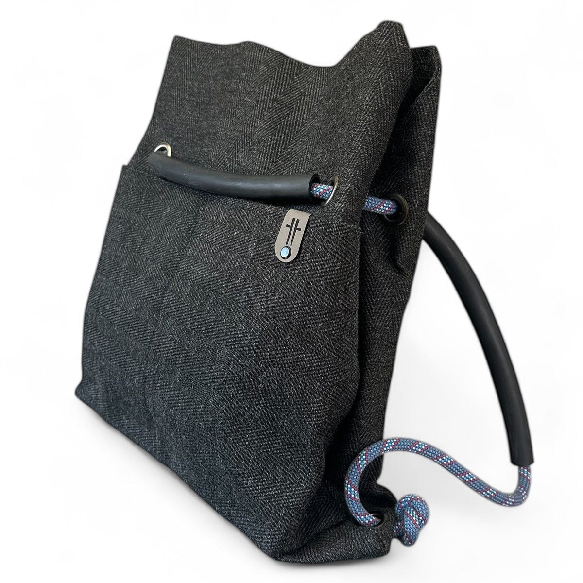 black sustainable ditto convertible bag with upcycled climbing rope
